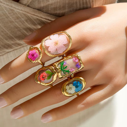 Y2K Tarnish Free Fashion 18K Gold Plated Stainless Steel Geometric Rings Women Resin Exquisite Real Dried Flower Rings Jewelry